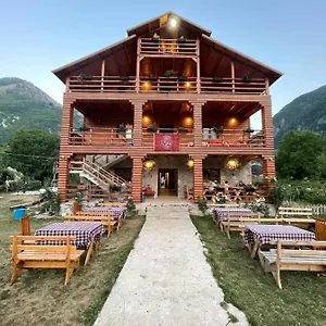 Bujtina Dreni Pensión Theth