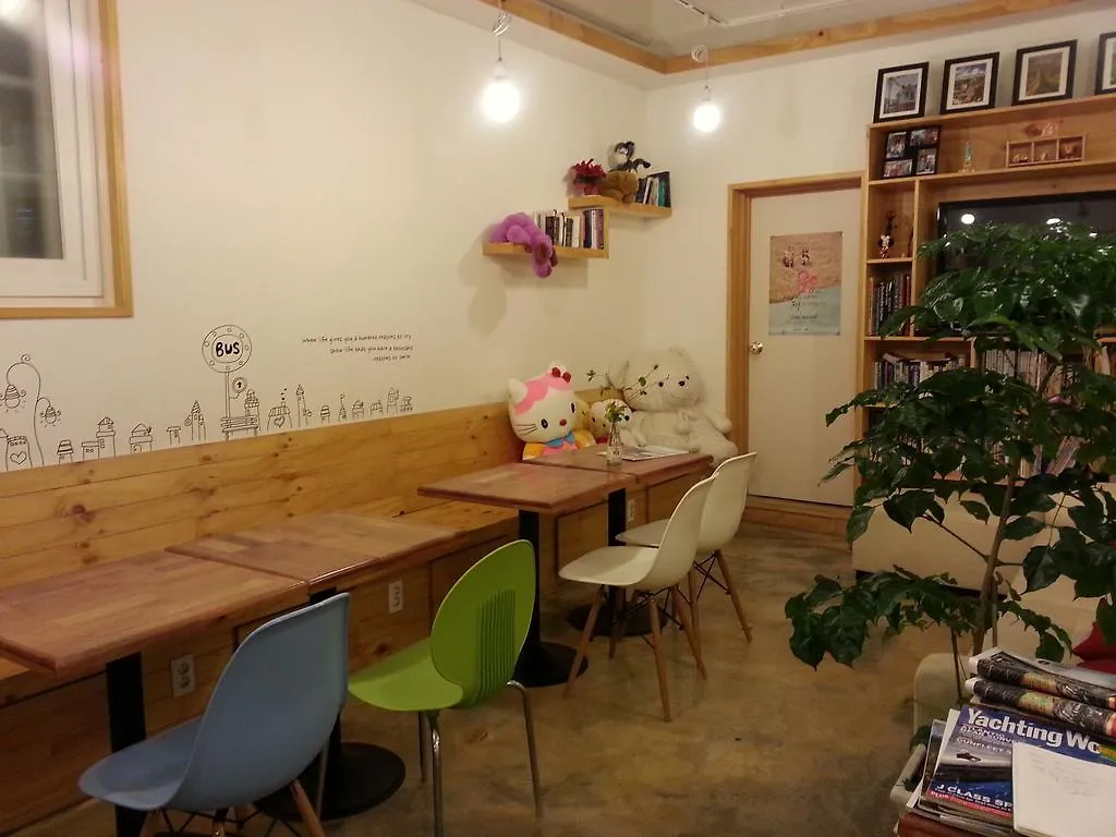 Blue Backpackers Hostel Μπουσάν